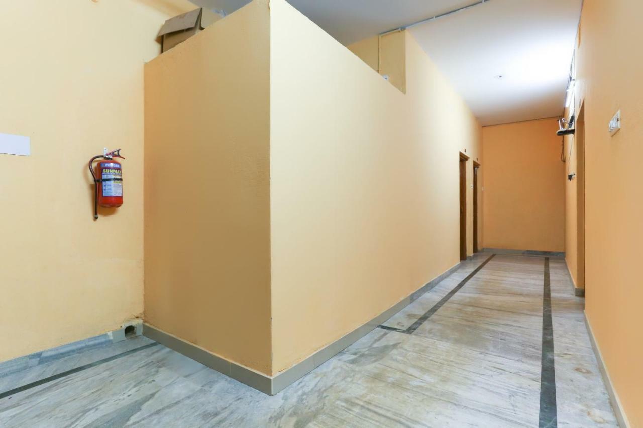 Vaccinated Staff- Oyo 45958 New Castle Inn Μπουμπάνεσβαρ Εξωτερικό φωτογραφία